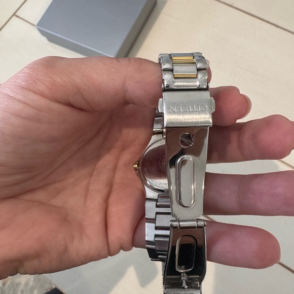 Citizen Eco-Drive Gold and Silver Smartwatch - Picture 6 of 6